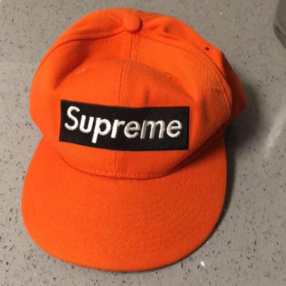 Rare SUPREME box logo SnapBack.